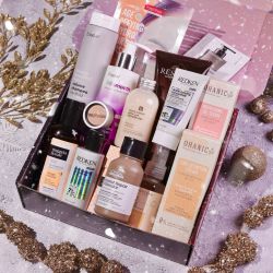 Промо бюти кутия с топ продукти за коледа Beauty Christmas Box