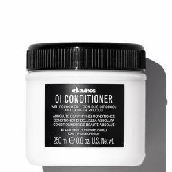 Балсам за мекота, блясък и плътност на всеки тип коса Davines OI Conditioner 250 ml