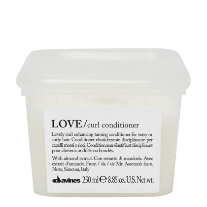Хидратиращ балсам за оформяне на къдрава коса с екстракт от бадеми DAVINES LOVE Curl Conditioner 250ml