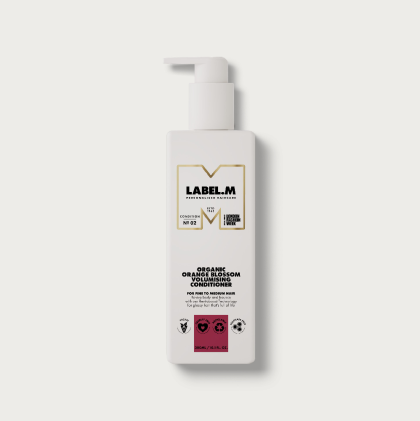 Органичен балсам за обем и копринена коса с цвят от портокал label.m Organic Orange Blossom  Volumising Conditioner 300ml