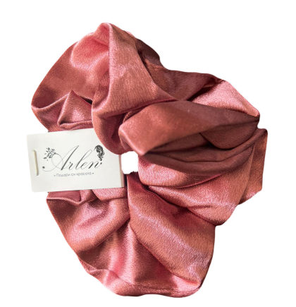 Сатенено скрънчи ластик за коса - Розово Arlen.bg Scrunchie