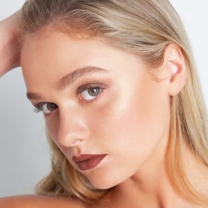 Мини пудра хайлайтър, сенки и блясък theBalm Mary Lоu Manizer 2.7g