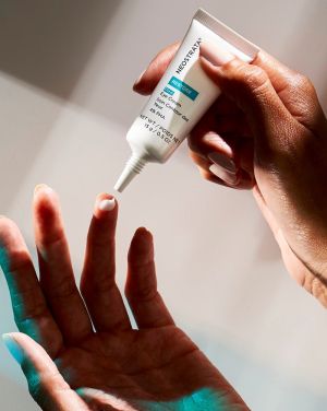 Хидратиращ крем за околоочния контур за суха кожа NeoStrata Restore Eye Cream 15g