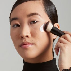 Основа за грим със слънцезащита NYX Bare With Me Hemp Sunscreen SPF30
