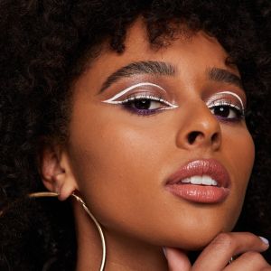 Течна очна линия NYX Epic Wear Semi Perm
