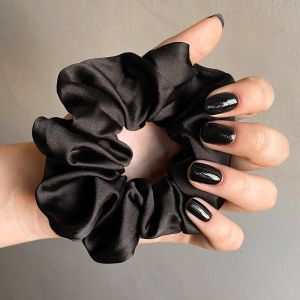 Сатенено скрънчи ластик за коса Arlen.bg Scrunchie