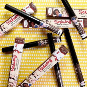 Течна кафява очна линия theBalm Schwing! Brown liquid eyeliner 1.7мл