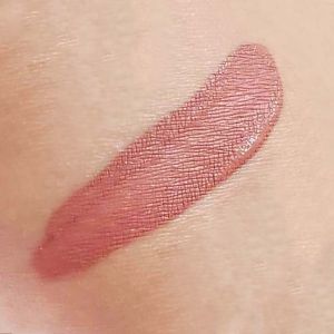 Течно червило с матиращ ефект Meet Matt(e) Hughes Patient by theBalm 6.5ml