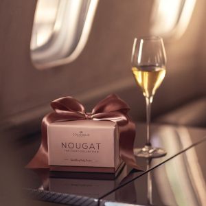 Подхранващ мус за тяло с бляскави частици за равномерен тен Cocosolis Organic Skin Nougat Sparkling Body Butter 250 ml