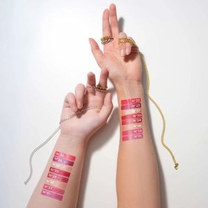 Луксозно червило с брокатени пигменти Artdeco Lip Jewels 