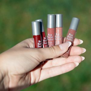 Комплект дълготрайни течни мини червила theBalm Meet Matte Hughes Mini Kit Special Delivery