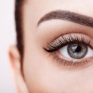 Околоочен анти-ейдж серум против тъмни кръгове и подпухналост Calinachi Eye Contour Serum 15ml