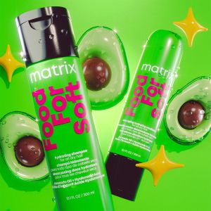 Лимитирана празнична кутия от шампоан и балсам за хидратиране на суха коса Matrix Food For Soft Hydrating 2х300мл
