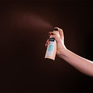 Анти-фриз спрей за блясък и обем NuggelaSule Hair Mist 207ml