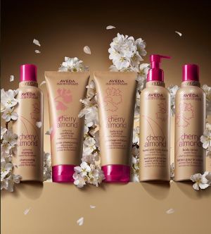 Хидратиращ и подхранващ балсам за блясък и плътност Aveda Cherry Almond Conditioner 200ml