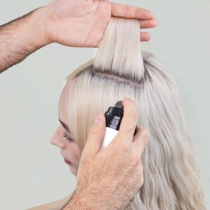 Спрей-пудра за обем и плътност със средна фиксация Loreal Tecni Art Savage Panage Pure 250ml