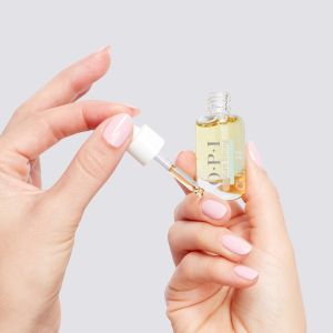 Интензивно подхранващо олио за нокти и кутикули OPI Nature Strong Glow Up Nail & Cuticle Oil 30ml