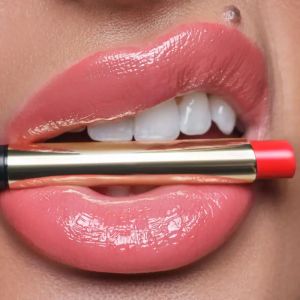 Гланц червило с хиалуронова киселина за сияйни гладки устни ARTDECO Lip Shine Stylo