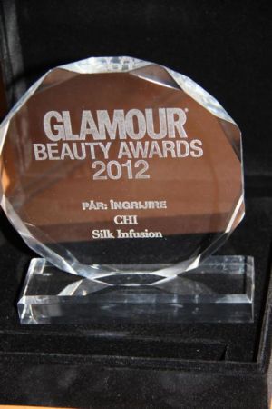 CHI  Silk Infusion – Копринен реконструиращ комплекс - серум с пшенични и соеви протеини без изплакване за боядисана и третирана коса 59 мл.